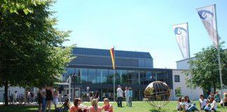 德国的大部分大学不收学费,那么外国人也是免费的吗?