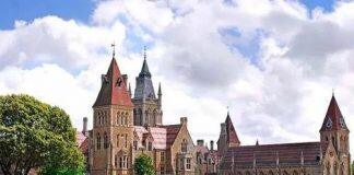 英国大学2021年1月将组织包机接学生入学,解封在即,留学迎重大利好!