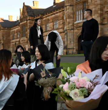 疫情期间星空捕鱼游戏赚钱软件:澳大利亚教育领域或将遭重创,中国留学生该何去何从?