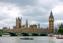 想去英国留学的中国学生,为什么都要先办个爱尔兰身份?