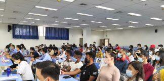 重庆大学2021年秋季学期国际学生法制教育大会顺利举行