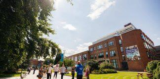 赫尔大学创建学习中心为年轻人创造进入大学的机会