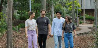 澳大利亚纽卡斯尔大学近期推出了一款新校服并具有驱蚊效果