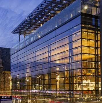 杜克校友夫妇慷慨捐赠千万美金,推动大学人文学科发展