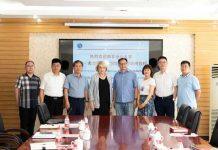 南非黛安·希尔德布兰特院士、刘歆颖院士一行访问河北科技大学