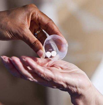 在疫情的第一年加拿大长期护理机构使用抗精神病药物的情况有所增加