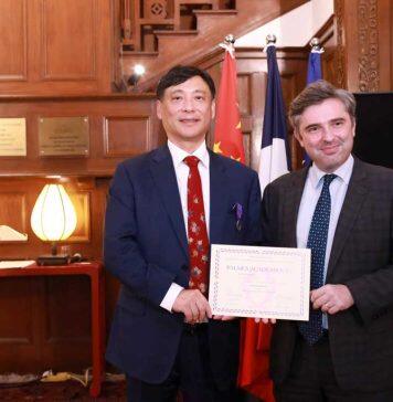 上海大学中欧工程技术学院执行院长刘宛予教授获颁法兰西学术棕榈骑士勋章