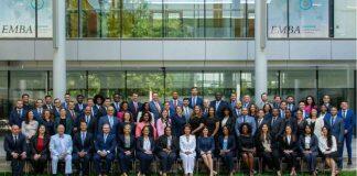 71名学生组成了耶鲁管理学院2025届EMBA班