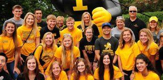 爱荷华大学鼓励家长关注学生心理健康