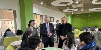 爱尔兰国立都柏林大学理学部部长Jeremy Simpson一行五人来访北京-都柏林国际学院