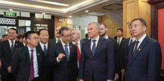 俄罗斯国家杜马主席沃洛金一行访问南京大学