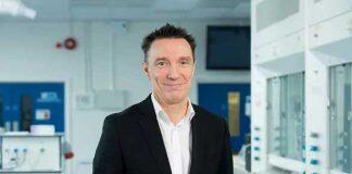 英国利物浦大学Andy Cooper教授荣获中国外籍人士最高荣誉