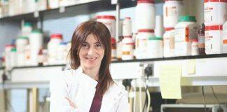 英国女王大学教授获颁皇家外科学院杰出教授荣誉称号