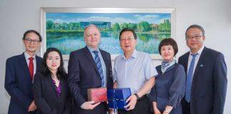 澳大利亚联邦大学副校长伊文·马里尔斯一行访问河北科技大学