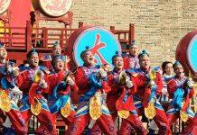 河北科技大学留学生参加2025年全国鼓王大会