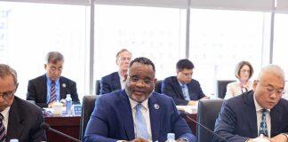 美国肯恩大学校长雷波列特及理事团温肯访问纪实